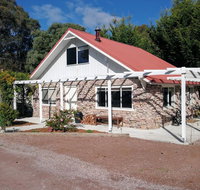 Hilltop Cottages - Foster Accommodation