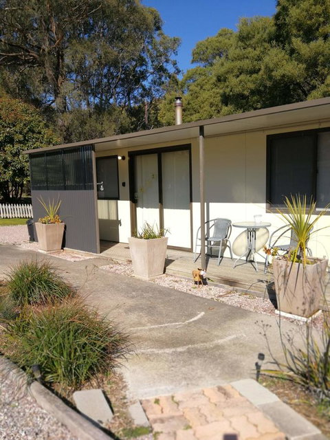 Hilltop Cottages - Foster Accommodation 13