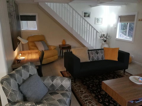 Hilltop Cottages - Foster Accommodation 8