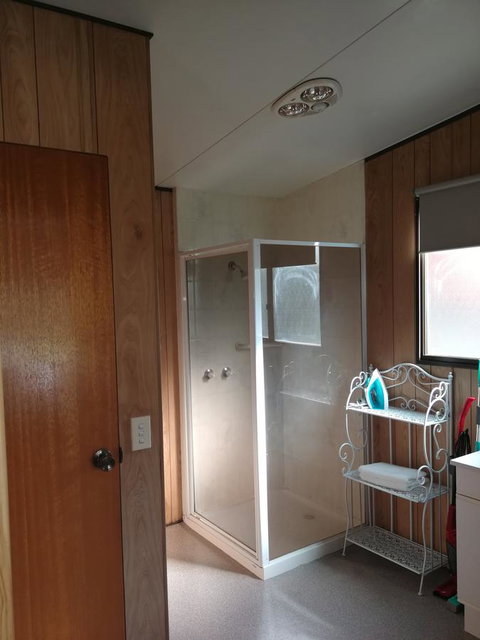 Hilltop Cottages - Foster Accommodation 18