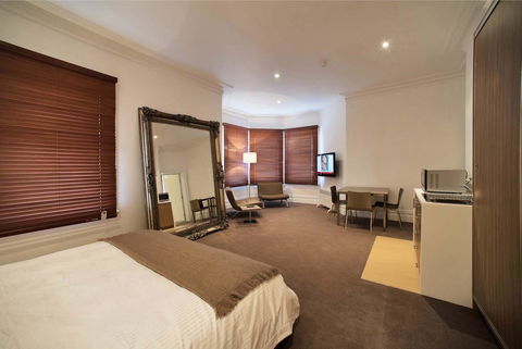 Ikon Hotel - Foster Accommodation 19