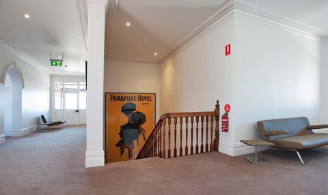 Ikon Hotel - Foster Accommodation 5