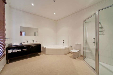Ikon Hotel - Foster Accommodation 16
