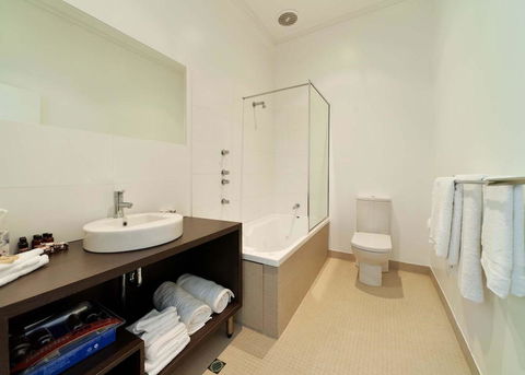 Ikon Hotel - Foster Accommodation 18