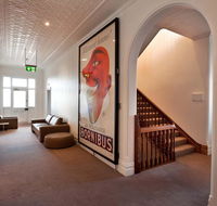 Ikon Hotel - Foster Accommodation