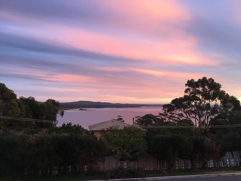 GRANITE BEACH HOUSE @ Bay Of Fires - Foster Accommodation 0