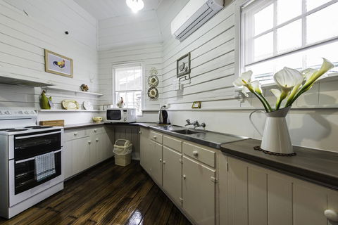 Touchwood Cottages - Foster Accommodation 12