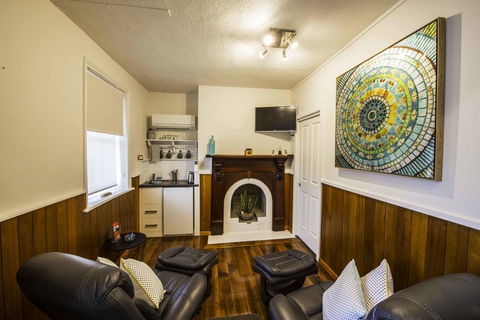 Touchwood Cottages - Foster Accommodation 9