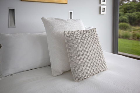 Avalon Coastal Retreat - Foster Accommodation 17