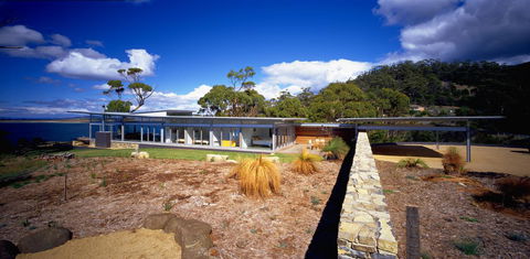 Avalon Coastal Retreat - Foster Accommodation 1