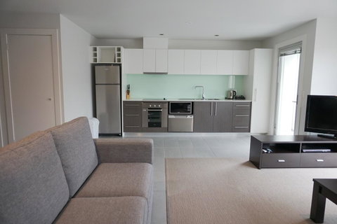 The Apollo - Foster Accommodation 22