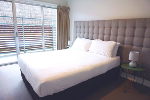 The Apollo - Foster Accommodation 23