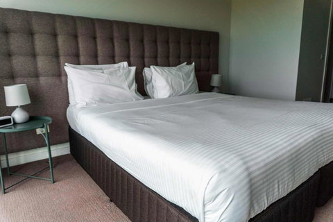 The Apollo - Foster Accommodation 9