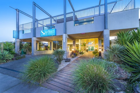 The Apollo - Foster Accommodation 0