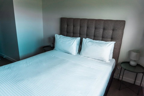 The Apollo - Foster Accommodation 5