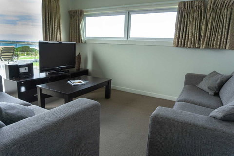 The Apollo - Foster Accommodation 7