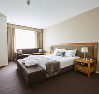 Mornington Hotel - Foster Accommodation