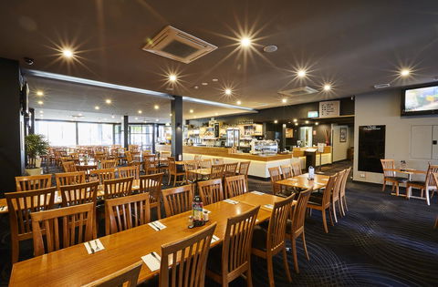 Mornington Hotel - Foster Accommodation 9
