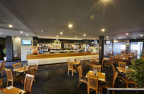 Mornington Hotel - Foster Accommodation 10