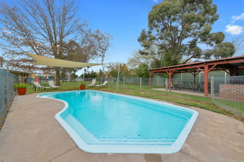 High Country Holiday Park - Foster Accommodation 3