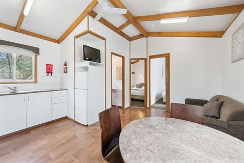 High Country Holiday Park - Foster Accommodation 23