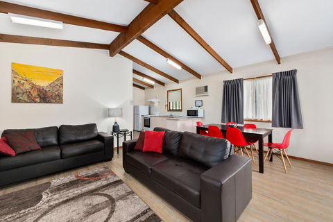 High Country Holiday Park - Foster Accommodation 8