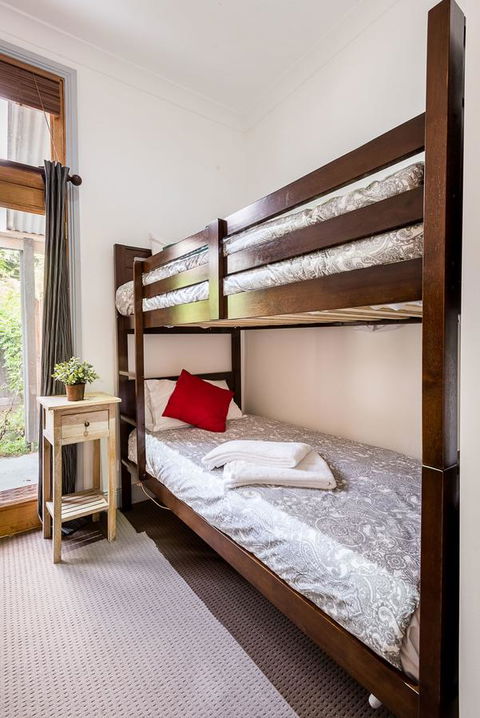 Avalon House - Foster Accommodation 15