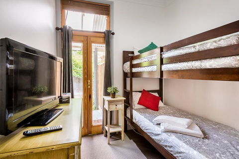 Avalon House - Foster Accommodation 17