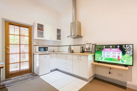 Avalon House - Foster Accommodation 31