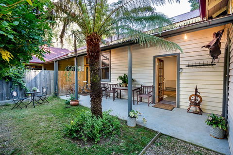 Avalon House - Foster Accommodation 22