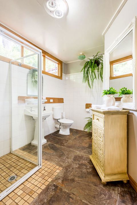 Avalon House - Foster Accommodation 21