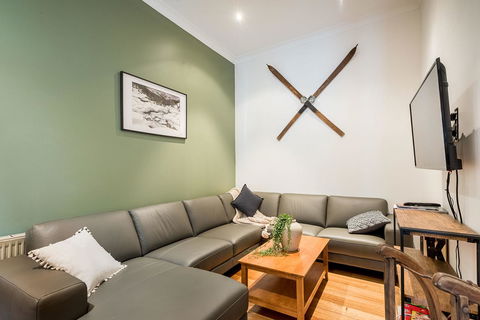 Avalon House - Foster Accommodation 4