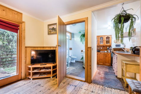 Avalon House - Foster Accommodation 42