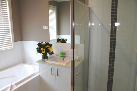 Atarhi Villas - Melbourne - Foster Accommodation 10