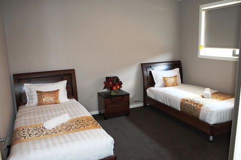 Atarhi Villas - Melbourne - Foster Accommodation 6