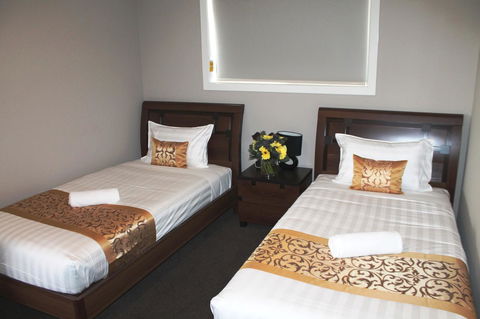 Atarhi Villas - Melbourne - Foster Accommodation 7