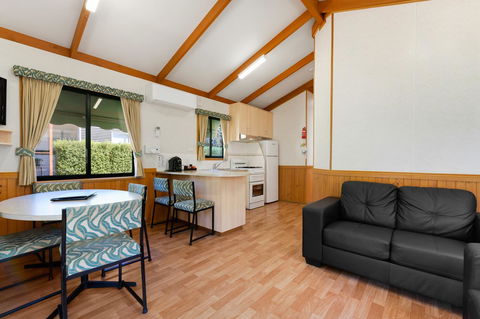 Bright Riverside Holiday Park - Foster Accommodation 23