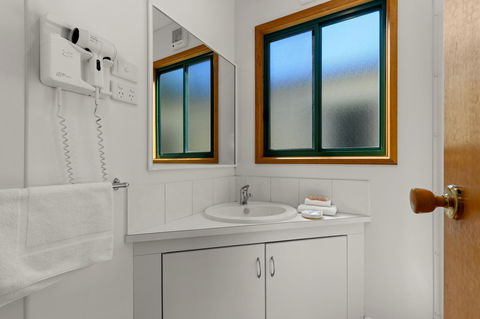 Bright Riverside Holiday Park - Foster Accommodation 44