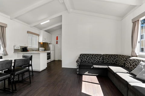 Bright Riverside Holiday Park - Foster Accommodation 6