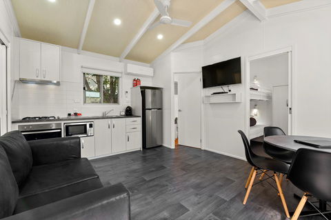 Bright Riverside Holiday Park - Foster Accommodation 37