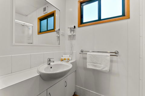 Bright Riverside Holiday Park - Foster Accommodation 20