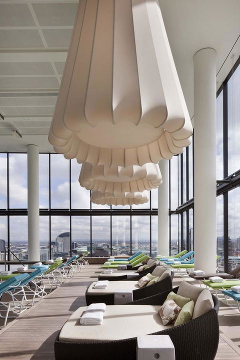 Crown Metropol Melbourne - Foster Accommodation 15