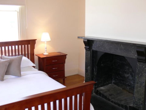 The Victoria Apartments - Foster Accommodation 27
