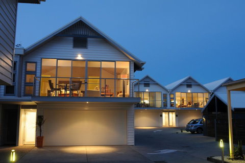 The Victoria Apartments - Foster Accommodation 3