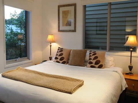 The Victoria Apartments - Foster Accommodation 36