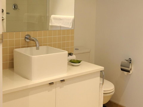 The Victoria Apartments - Foster Accommodation 16