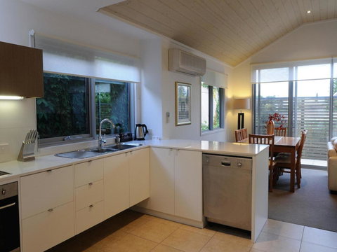 The Victoria Apartments - Foster Accommodation 33