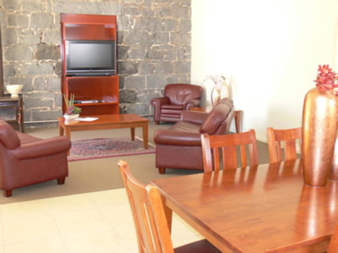 The Victoria Apartments - Foster Accommodation 30