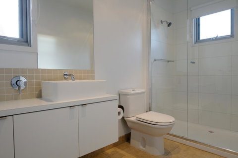 The Victoria Apartments - Foster Accommodation 12