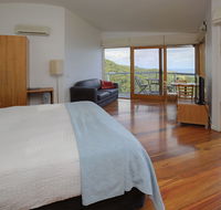 Chris's Beacon Point Restaurant  Villas - Foster Accommodation